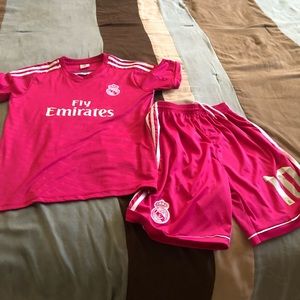 ❗️Real Madrid Ronaldo Kit - LIKE NEW❗️